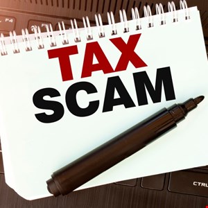 Phishing email mimicking IRS tax form with malware link