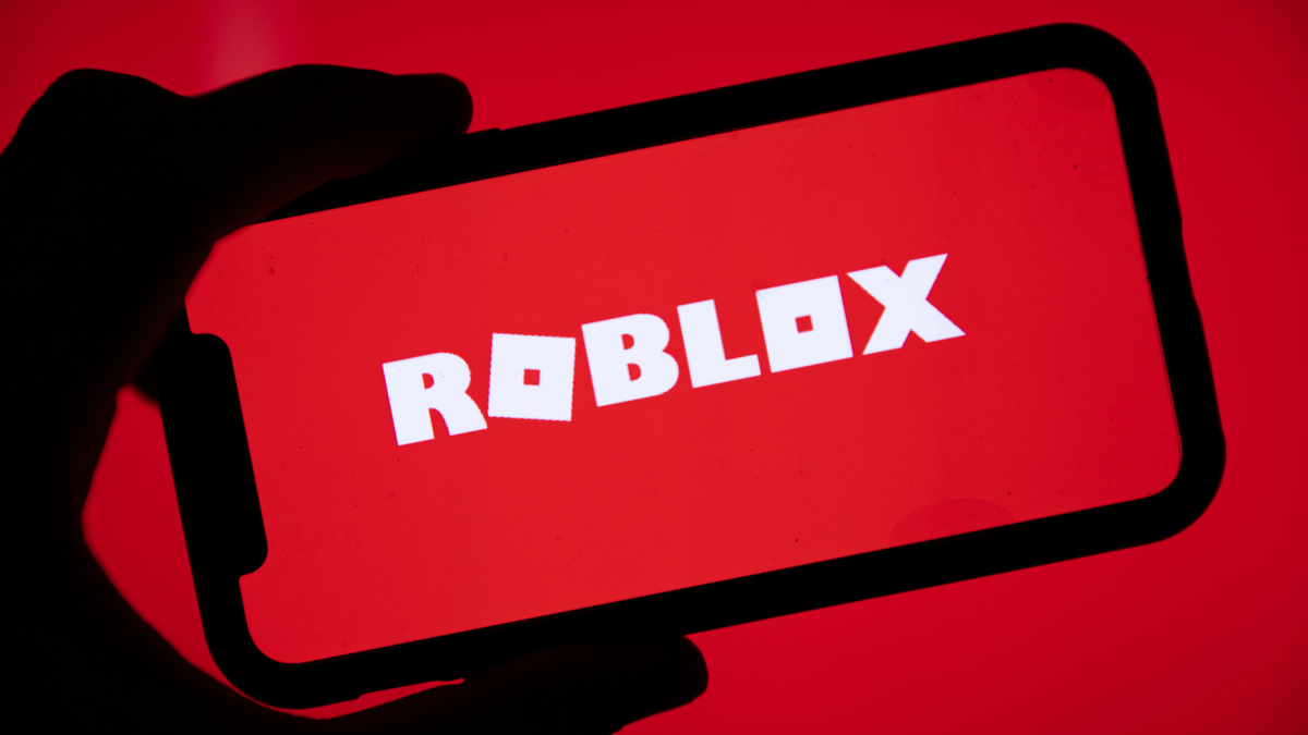 Screenshot of a Roblox account login page with a security alert overlay